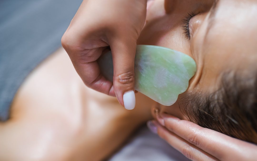 GUA SHA, IL TRATTAMENTO VISO CHE DONA BENESSERE A TUTTO IL CORPO